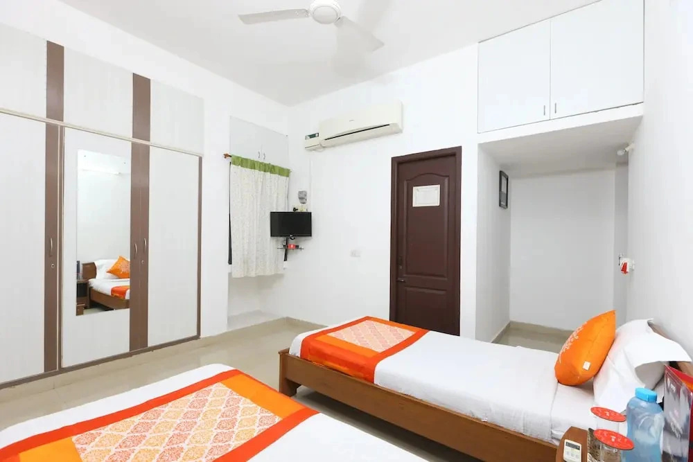 OYO 20004 SilverKey Kodambakkam