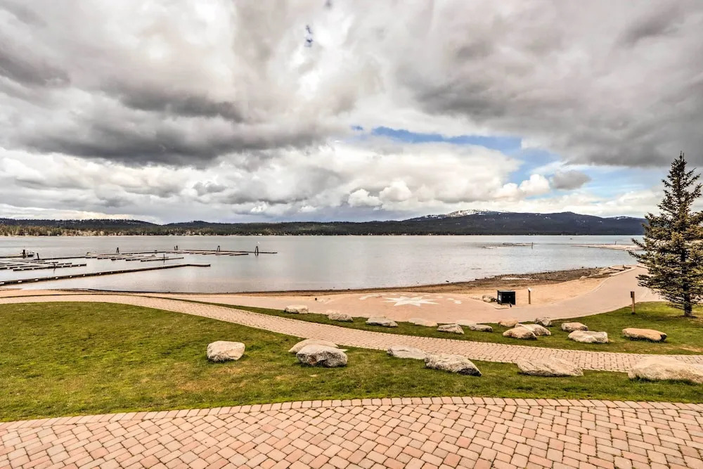 Central Mccall Getaway: Walk to Payette Lake!