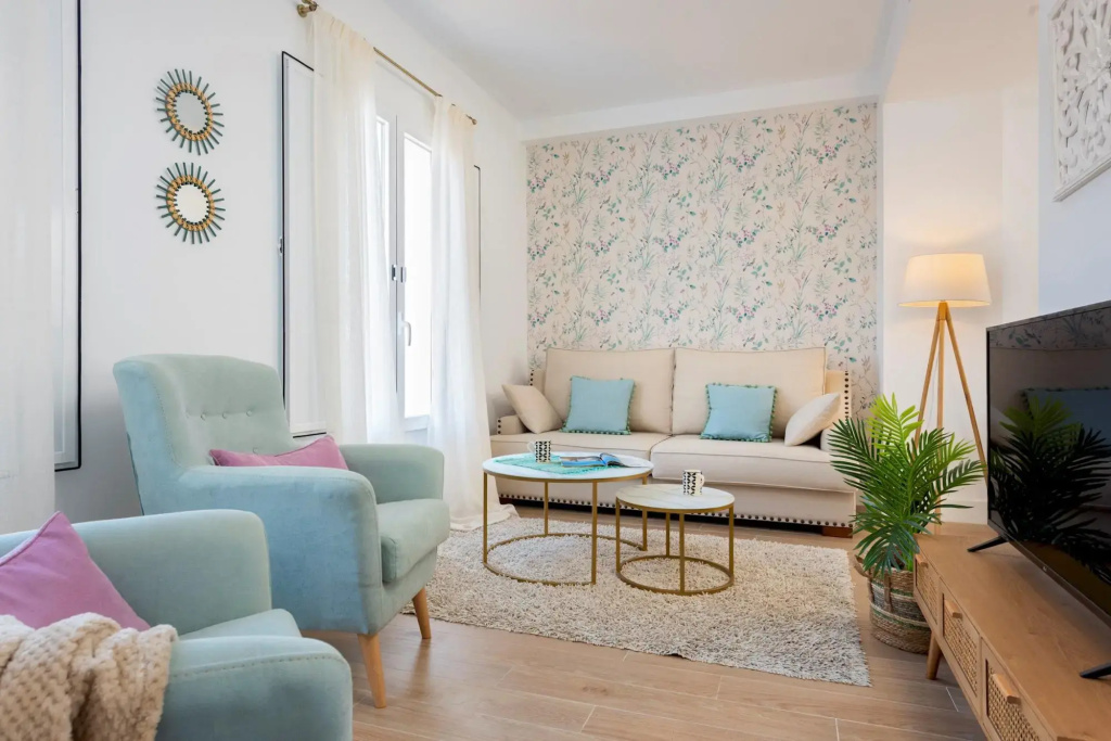 Lovely 3-bedroom Apartment Near Alameda Juan Rabadan I
