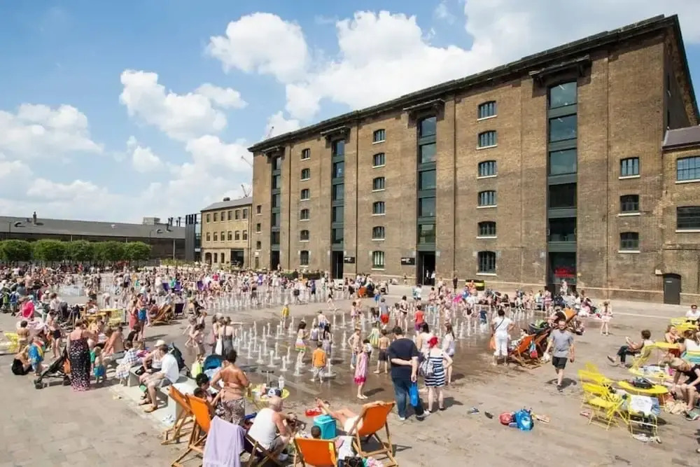 Modern 2bed Apt W/balcony in Kings Cross