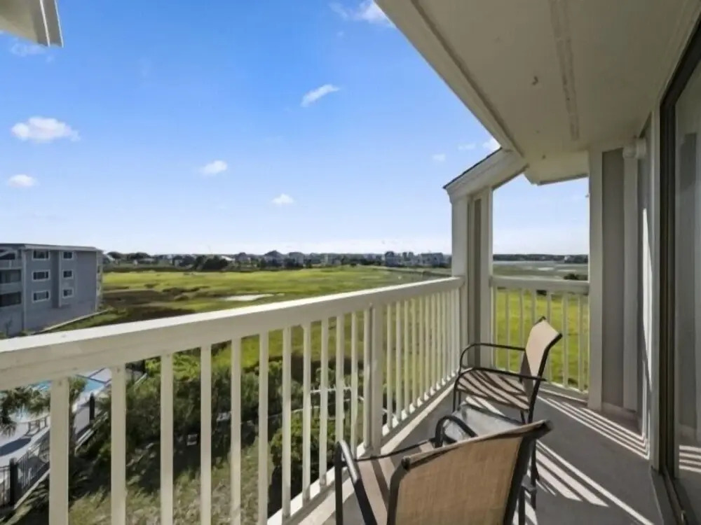 Pelican Perch - 3rd Floor Views Of The Ocean And Marsh - Perfect For Wildlife Viewing. 1 Bedroom Condo by RedAwning