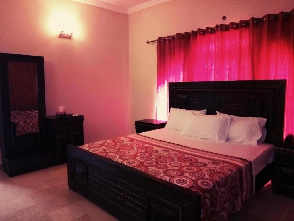 Royal Galaxy Guest House