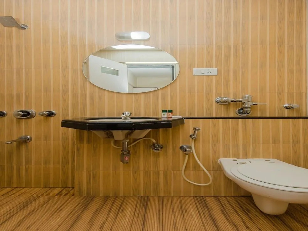 OYO 10248 Hotel Sahar International