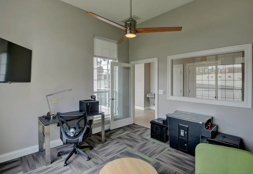 Apartment-Smart Downtown 2 BR