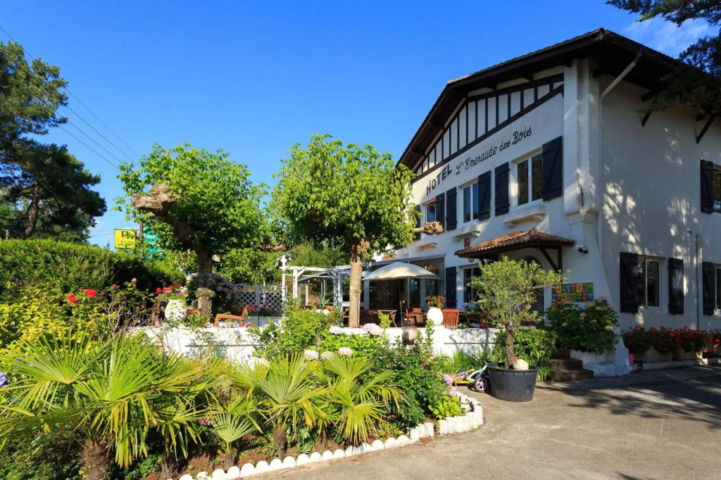 Logis Hôtel Emeraude des Bois
