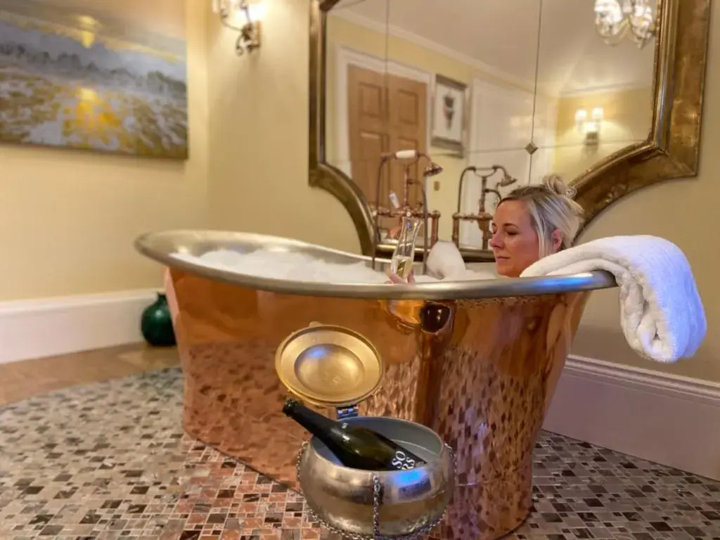 Clan Young Suite
