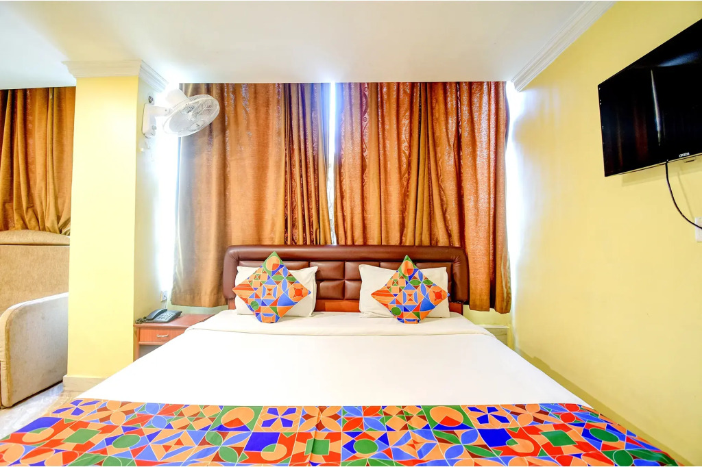 FabHotel Raj Darbar - Nr Kolkata Airport