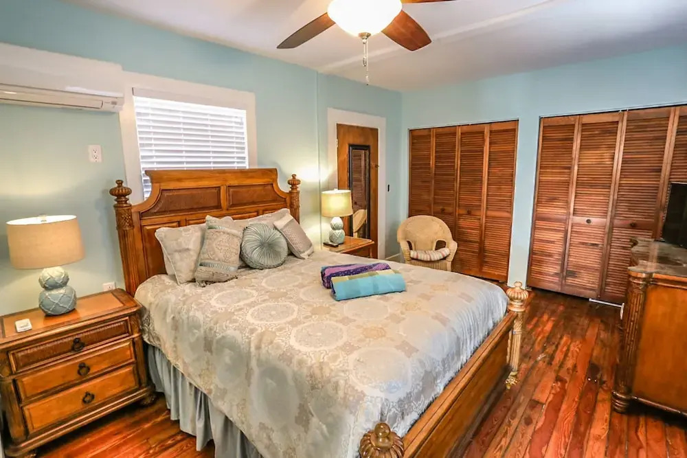 2704-2706 Estero Amazing Beach House