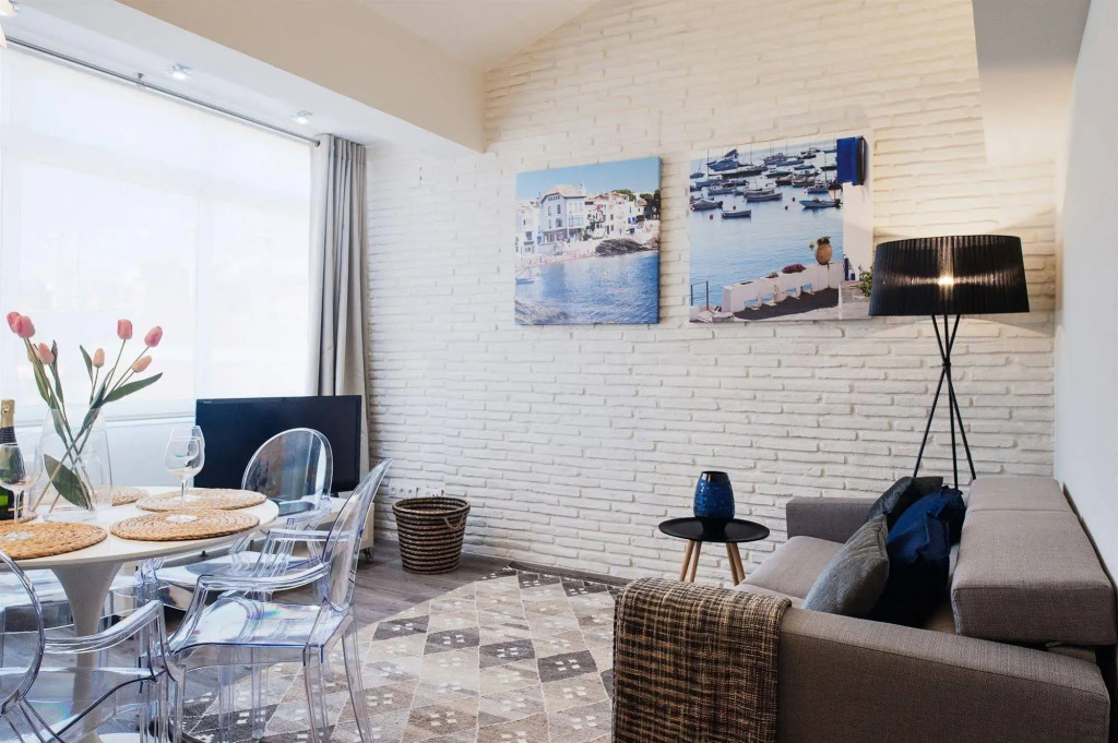 Eixample Building Apartments by Mercedes Heritage