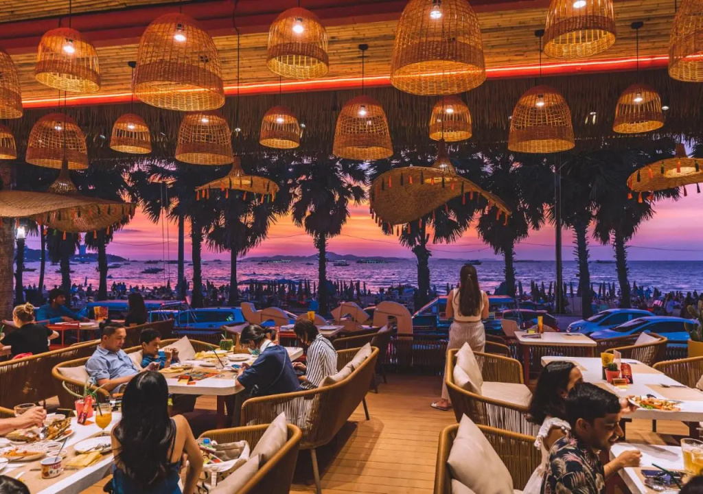 Курортный отель A-One Pattaya Beach Resort