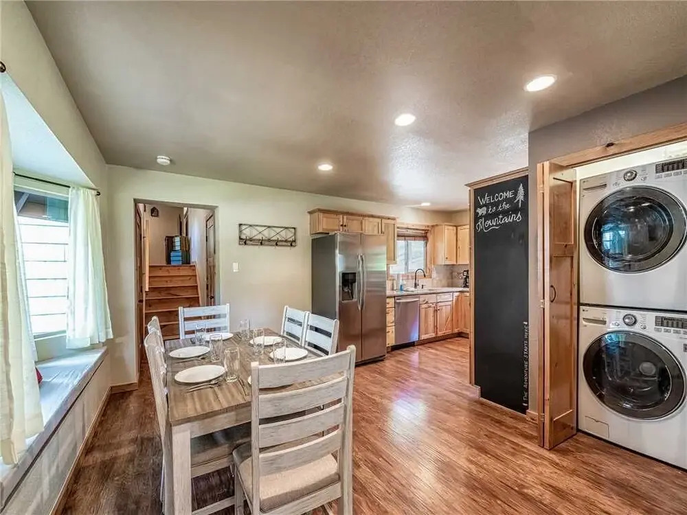 Tall Pines, 4 Bedrooms, Hot Tub, Fireplace, Sleeps 8