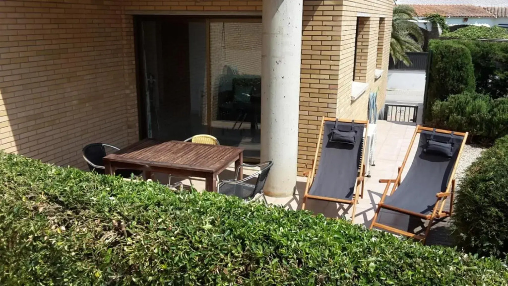 DAVANT MAR - Apartamento con terraza a pie de playa