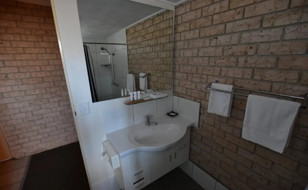 Kennedy Drive Boutique Motel & Nursery- Close To City Centre & Airport