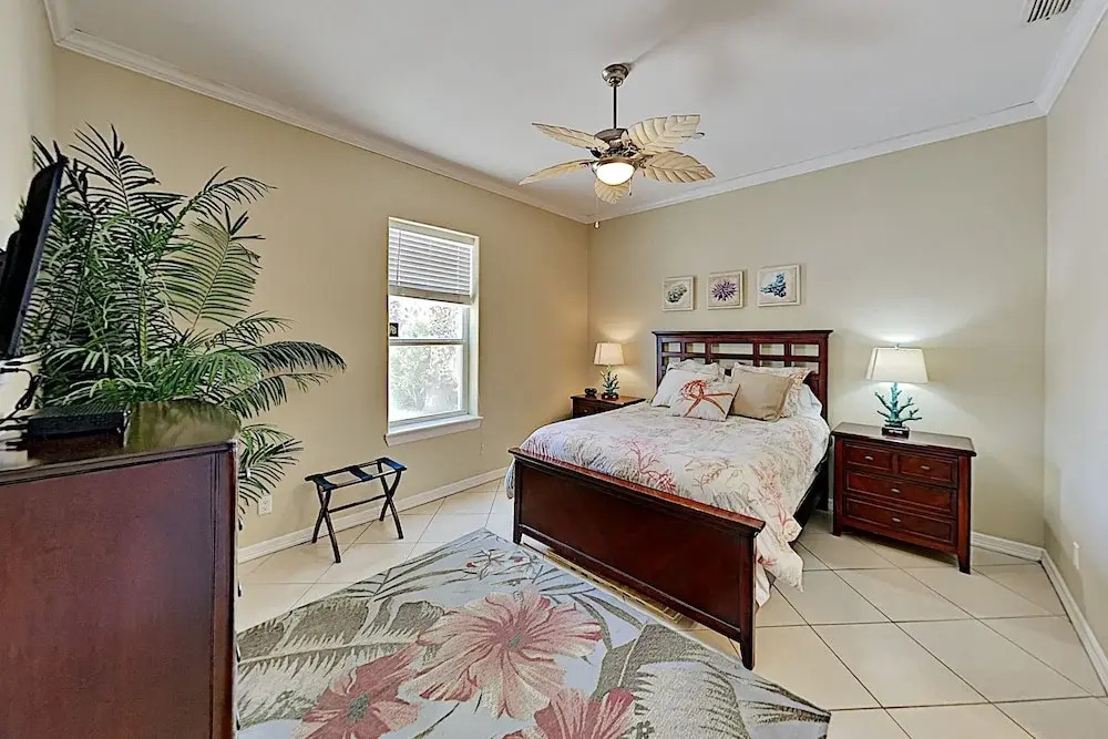 Bright Beach W/ Pool - Steps To The Sand! 2 Bedroom Condo
