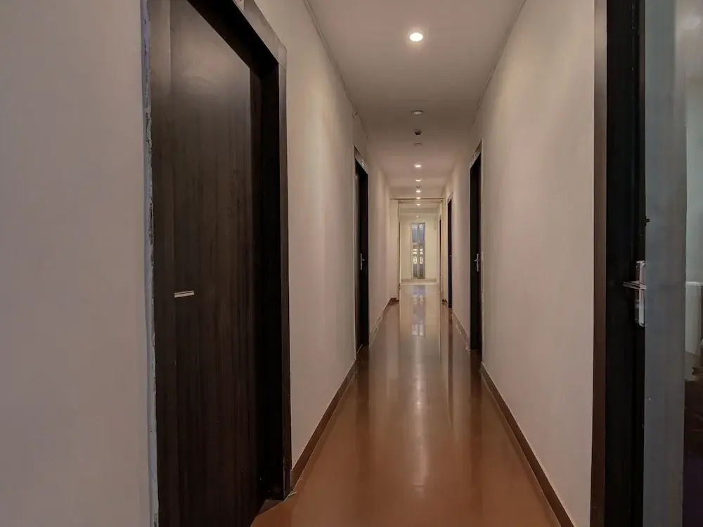 OYO 8976 Hotel Park Street 2