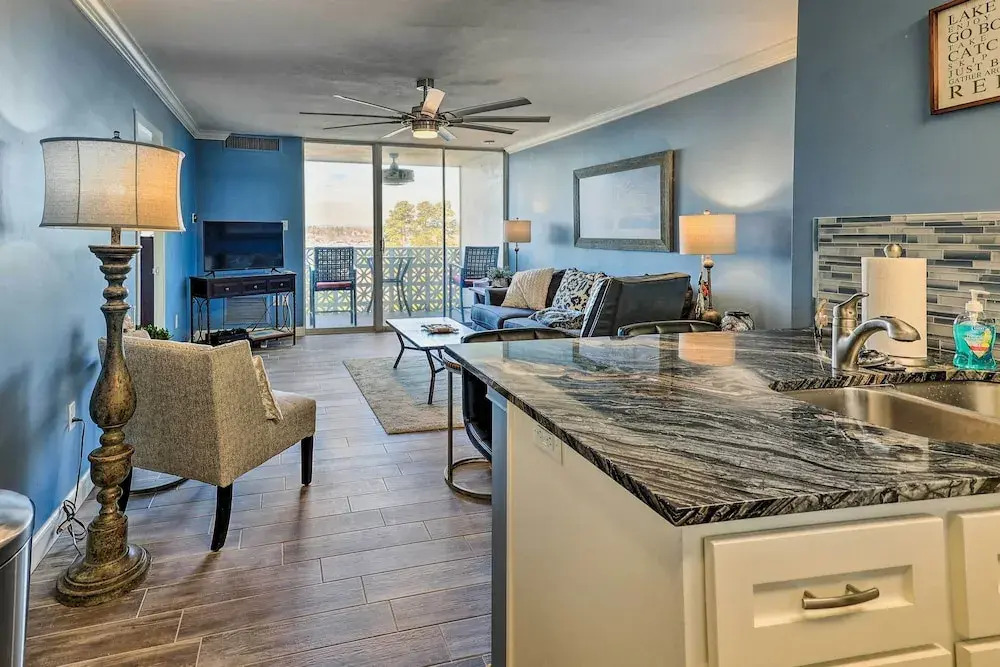 Views & Pool Access: Quaint Condo in Hot Springs!