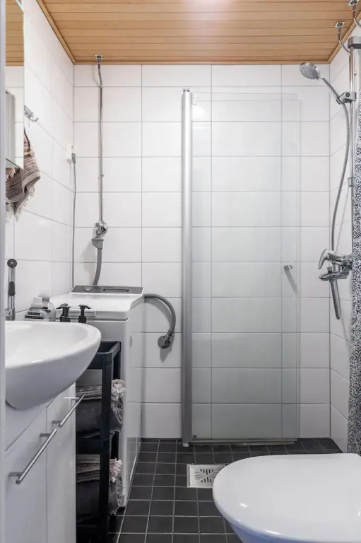 Bright & Cozy, Renovated Studio in the Center