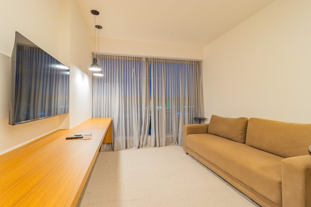 Parque do Cais #1210 - Apt With a View by Carpediem