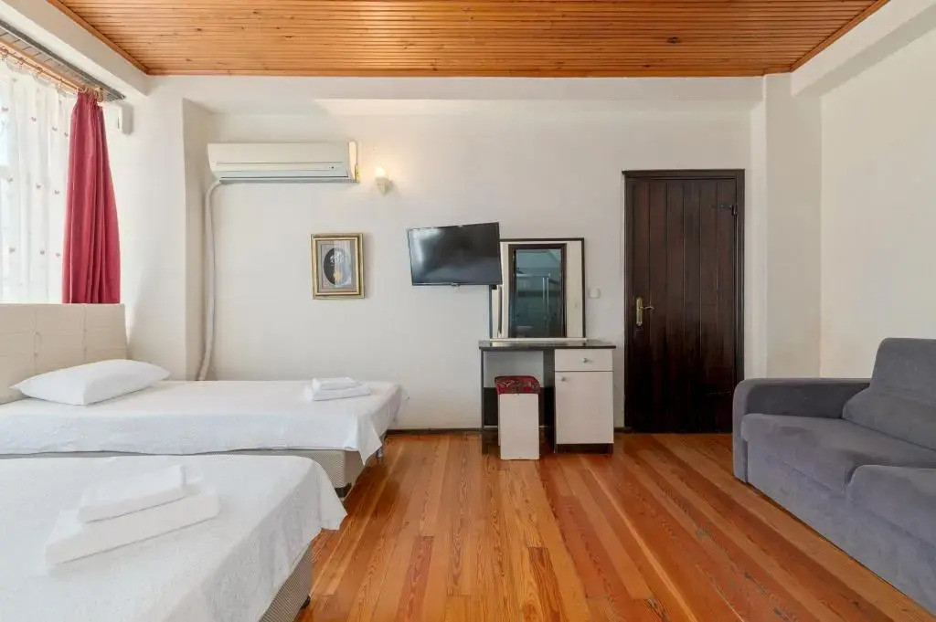 Urla Han Otel