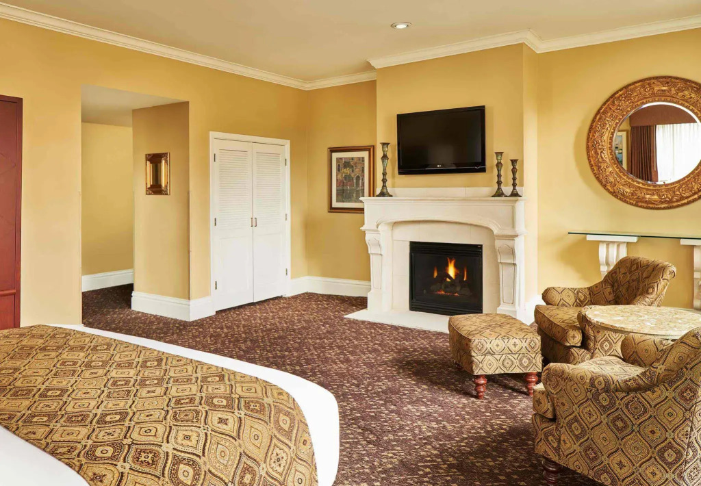 The Louie, A Davenport Hotel, Autograph Collection