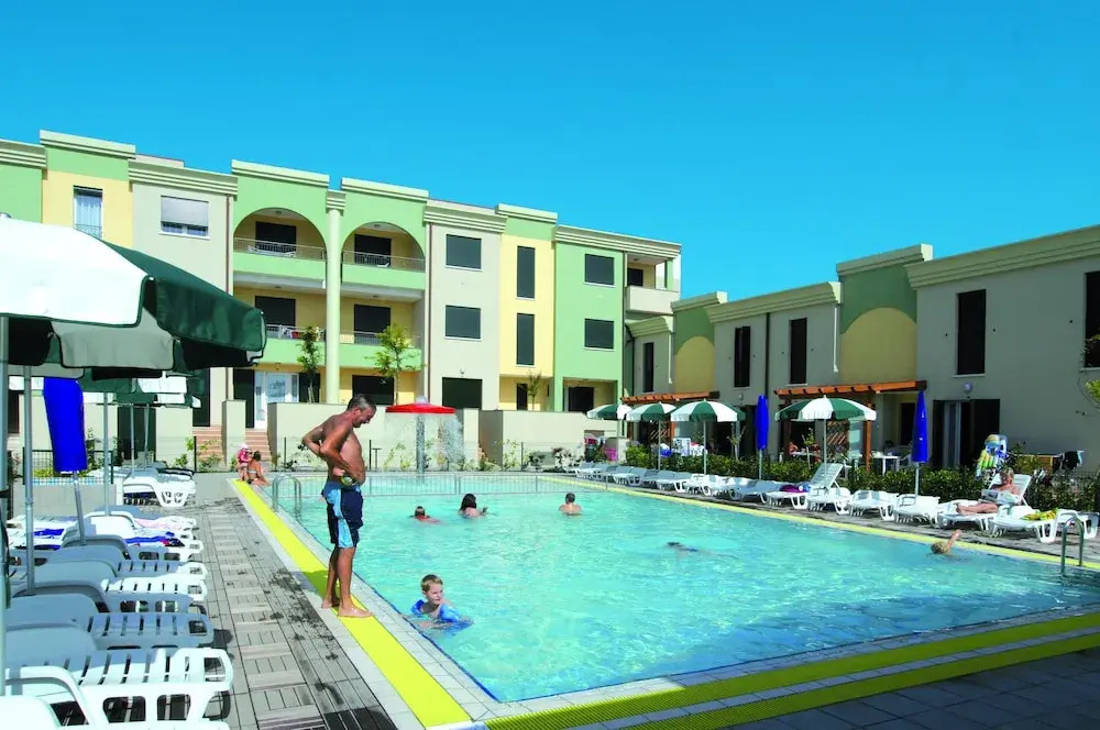 Farnie Lido Altanea