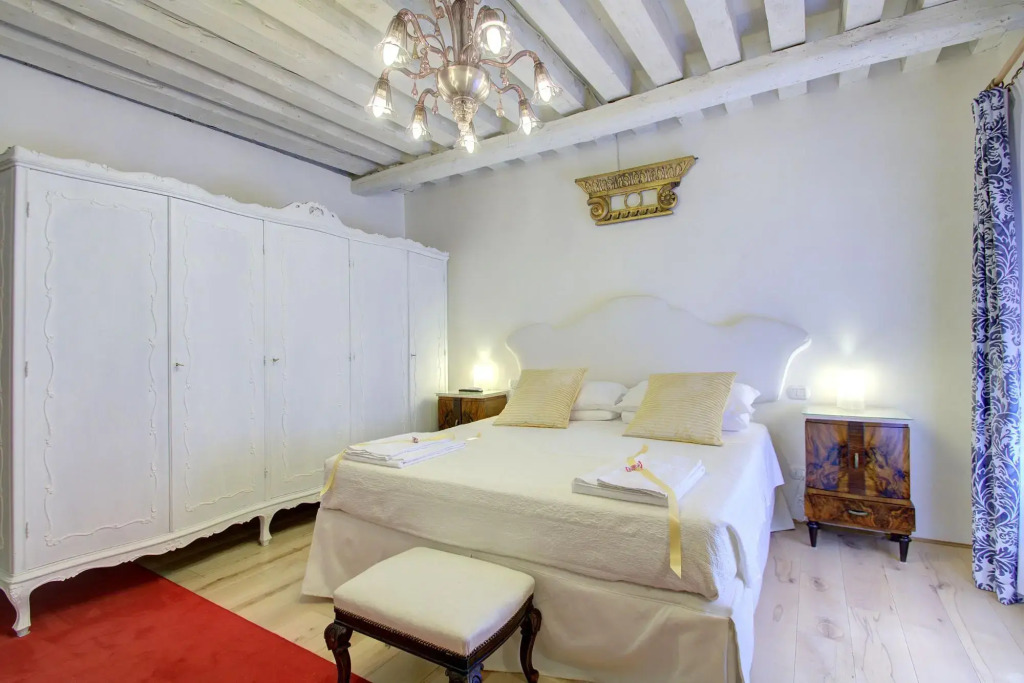 SAN MARCO CANAL VIEW#2 aircond, 4 pax, 120sqm Wifi
