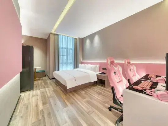 ReMAX Hot Mai E-sports Hotel (Zhenhai Government Yintai Branch)