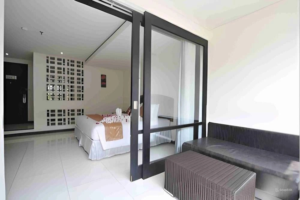 The Kanjeng Suites Kuta Galeria - Bali