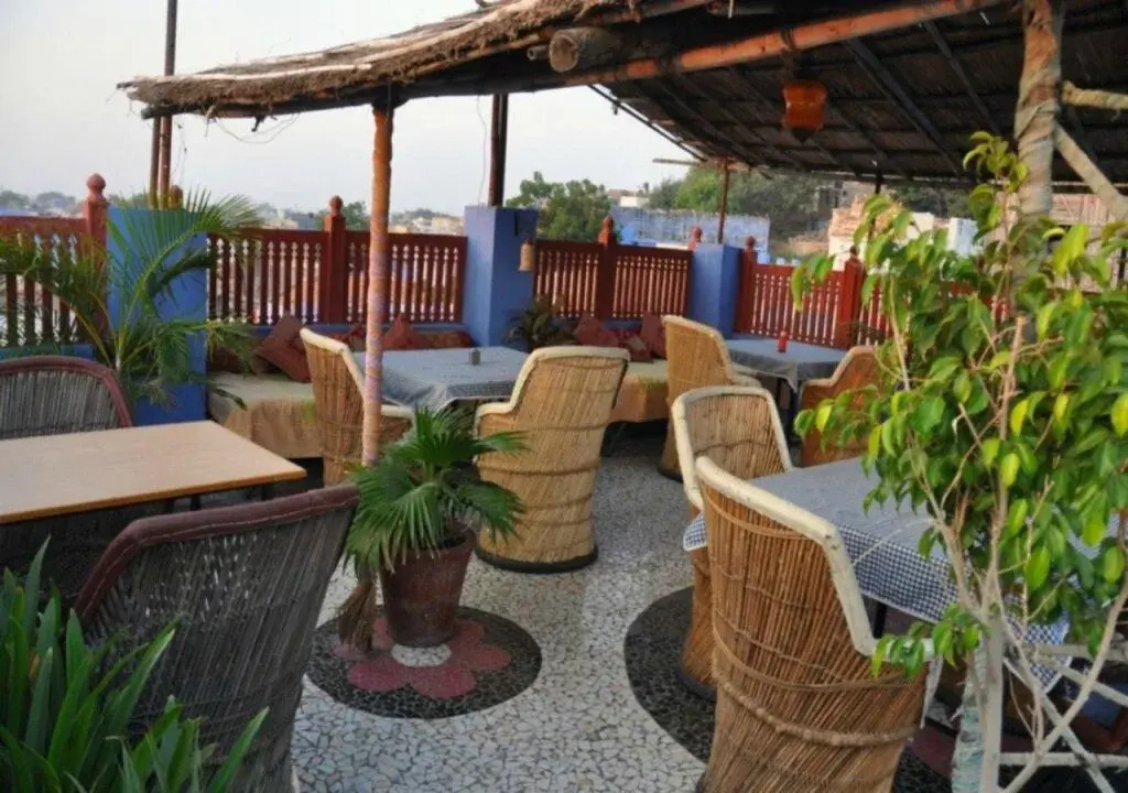 Pushp Guest House