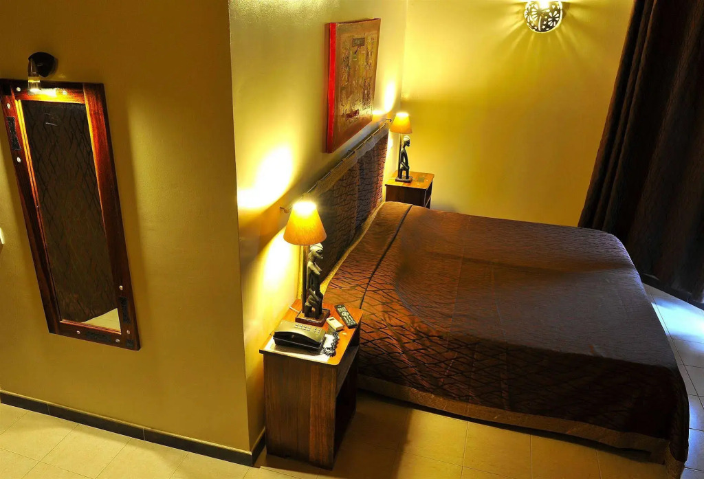 Royam Hotel