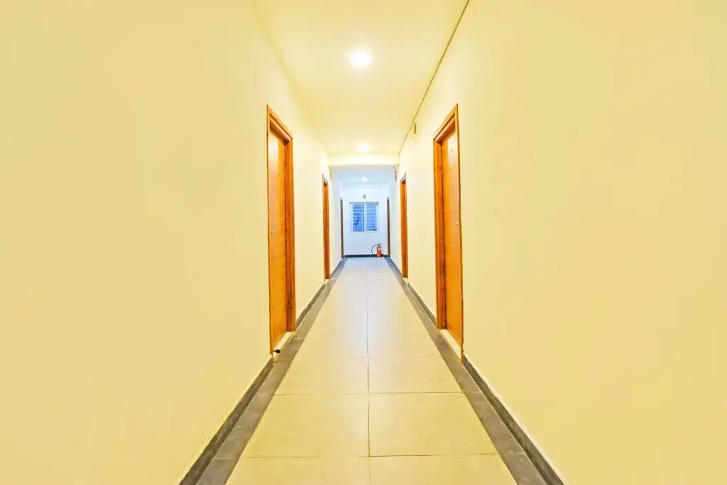 Townhouse Chandanagar Railway Station