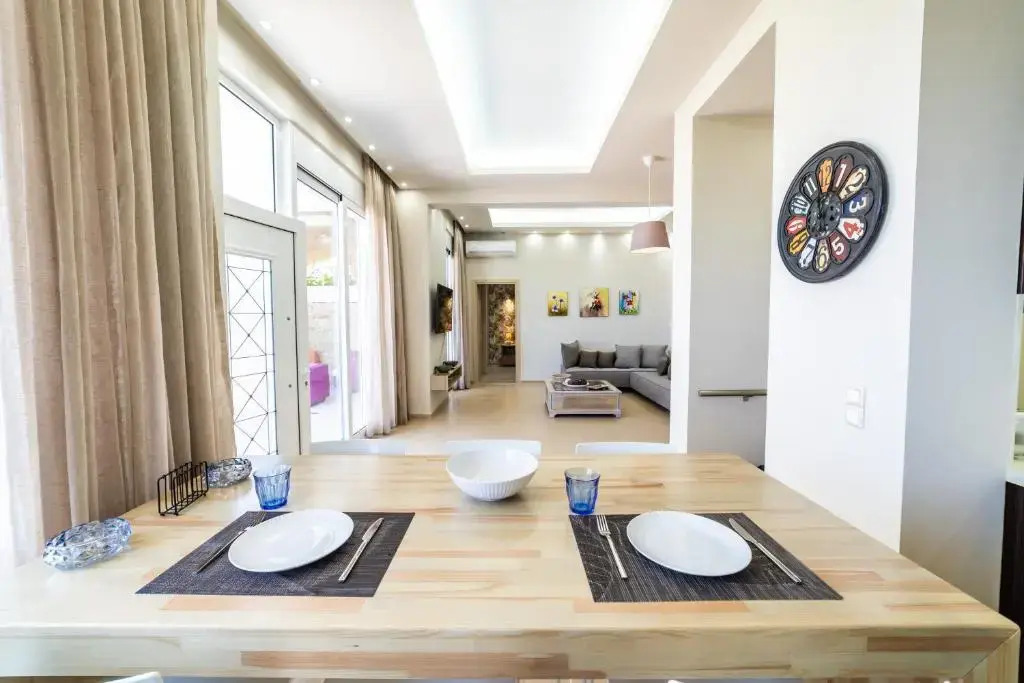 Thomas Villa Hersonissos - Private Pool - Sleeps 7