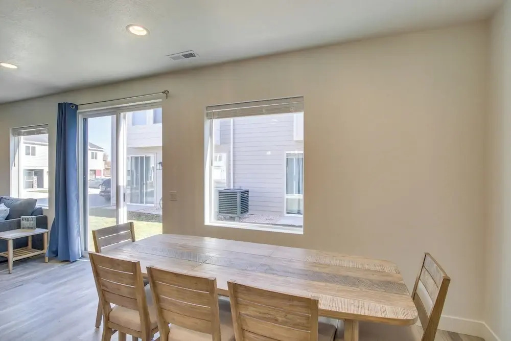 Garden City Townhome w/ Fireplace Near Bear Lake!