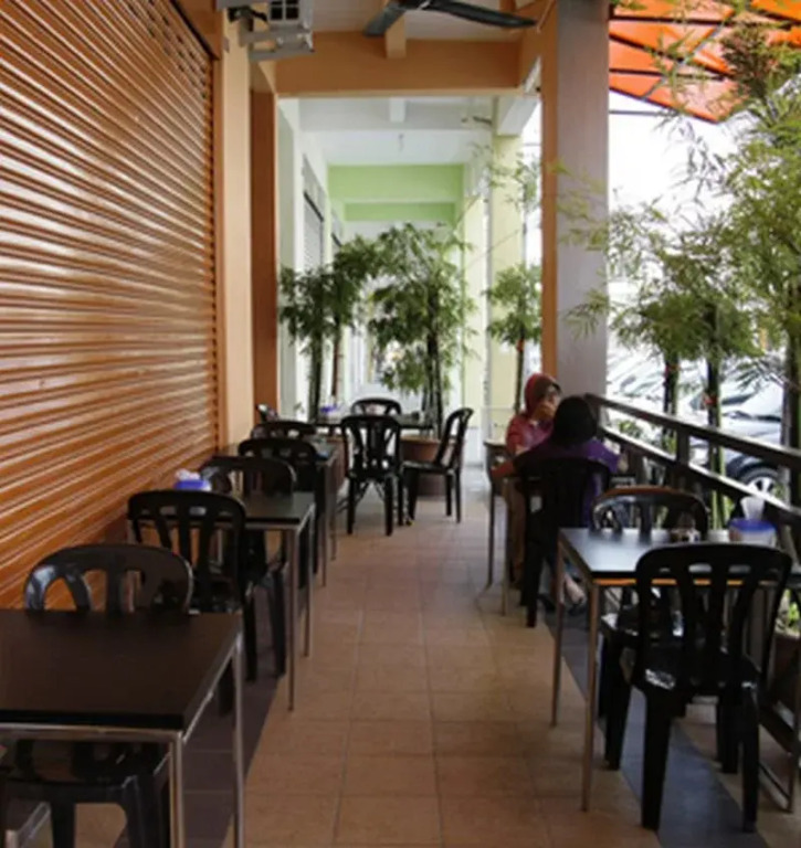 Hotel Reko Inn