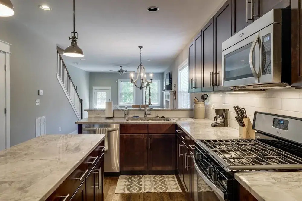 Convenient 4br/3.5ba w/ Deck in 12 South by Domio
