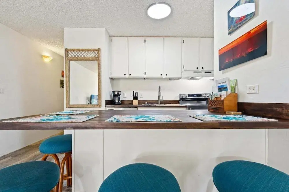 Big Island Kalanikai 215 1 Bedroom Condo