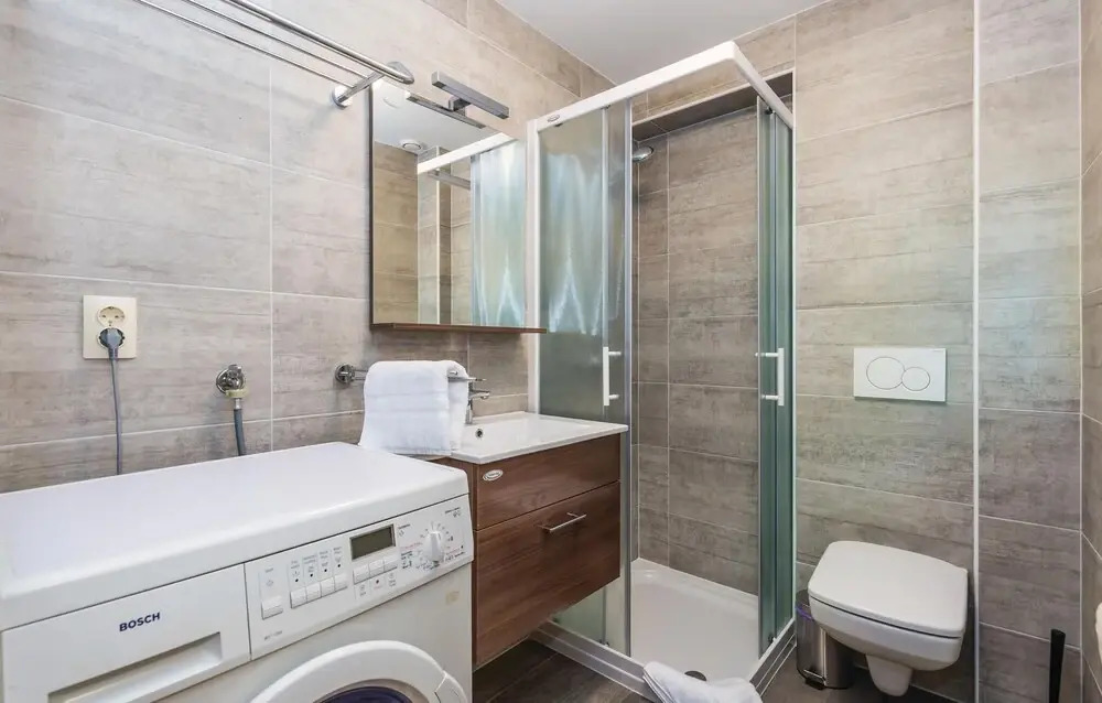 8 Bedroom Beautiful Home In Matulji