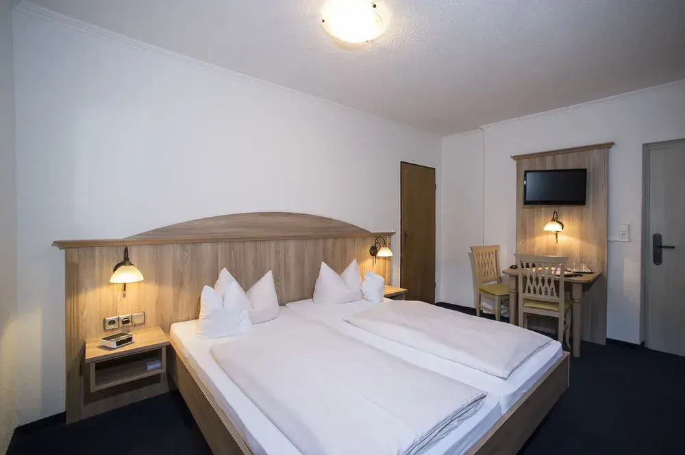 Aktivhotel & Gasthof Schmelz Ihr familienfreundliches Urlaubs Hotel mit Wellness, Almsauna, Chiemgau Karte