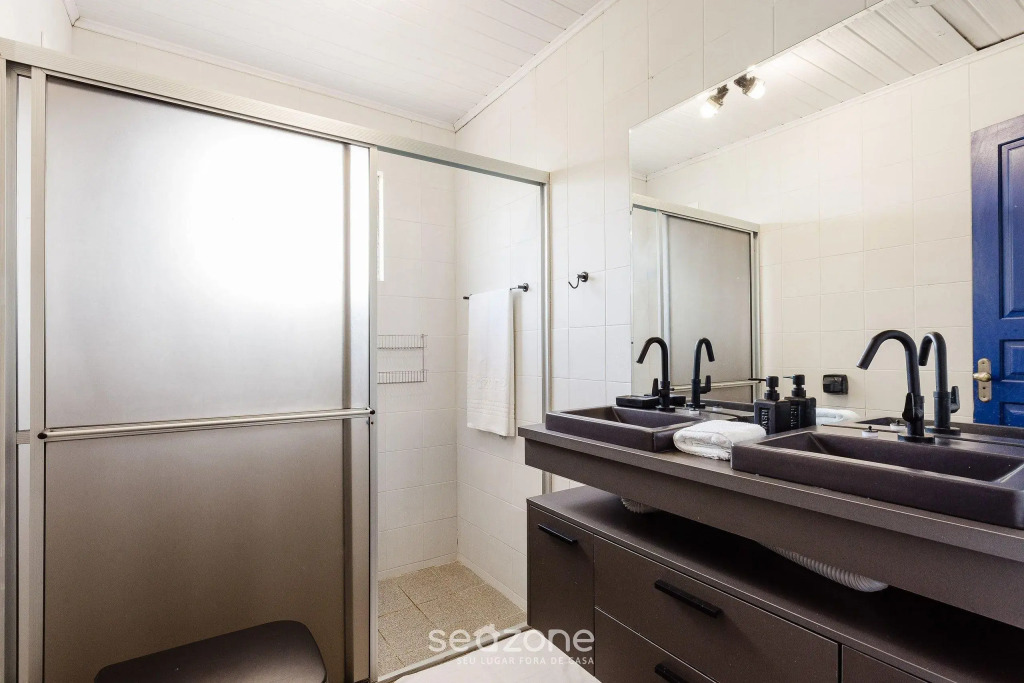 Charmosa casa c/ suíte em Barra da Lagoa RLO375