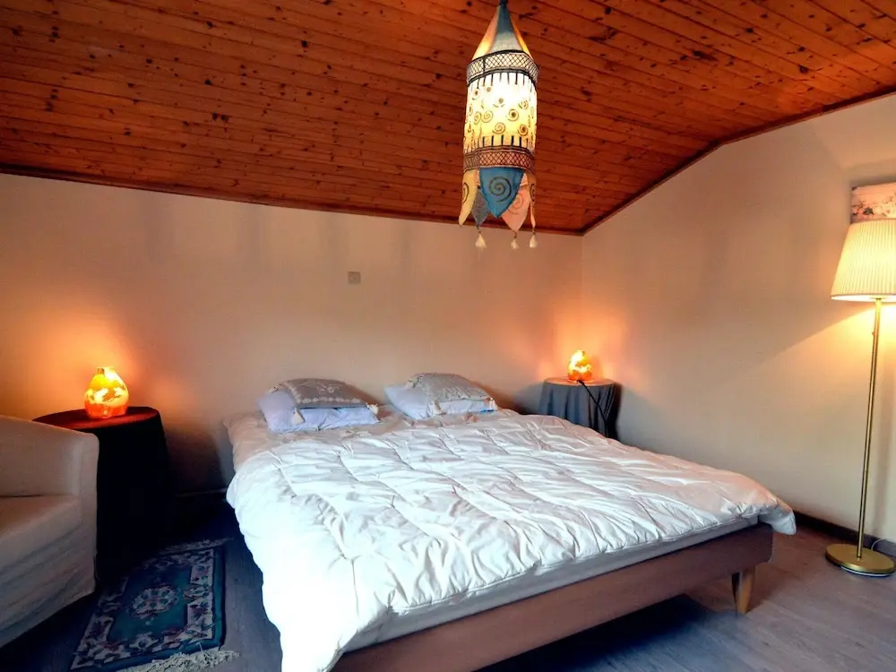 Vintage Holiday Home in Marcourt With Garden