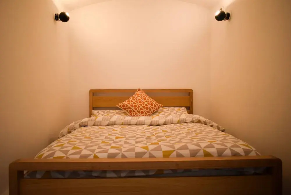 Unique Converted Vault Apartment in Hove