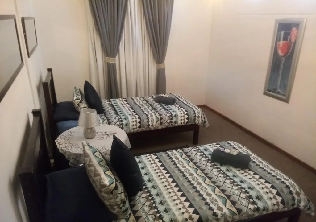 Oasis Country Lodge