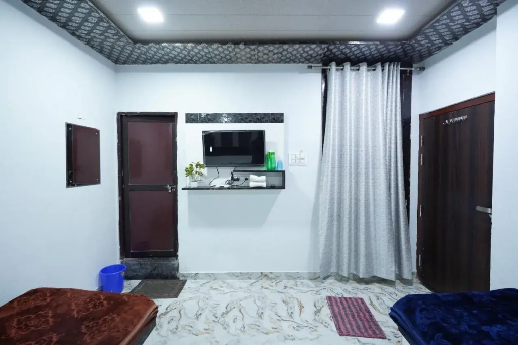 Hotel Alishaan