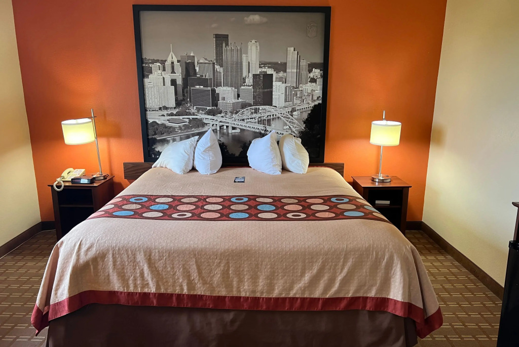 Super 8 by Wyndham Altoona