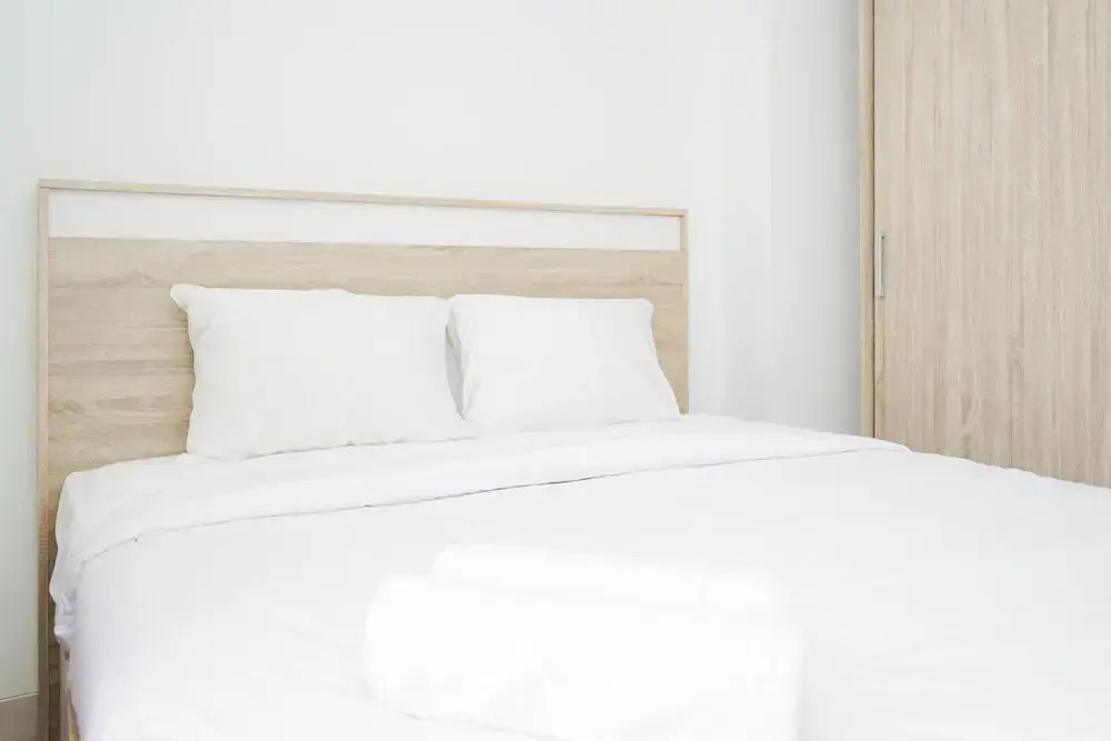 Comfort and Elegant Studio Apartment at Springwood Residence
