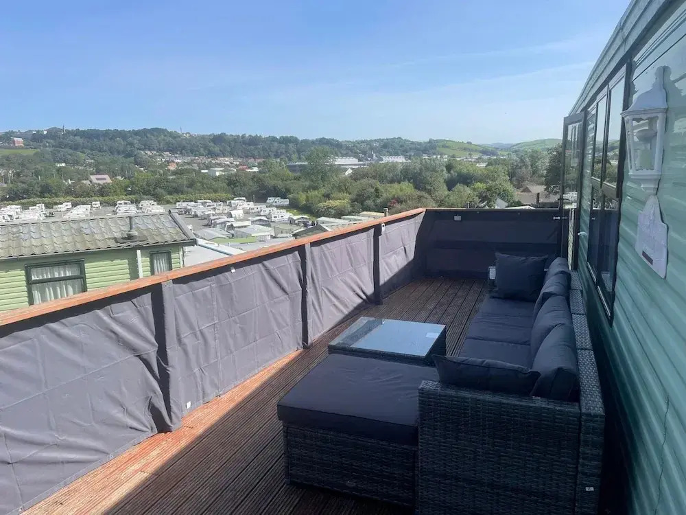 2 Bed Caravan - Sleeps 6 - Pets - Pool - Parking