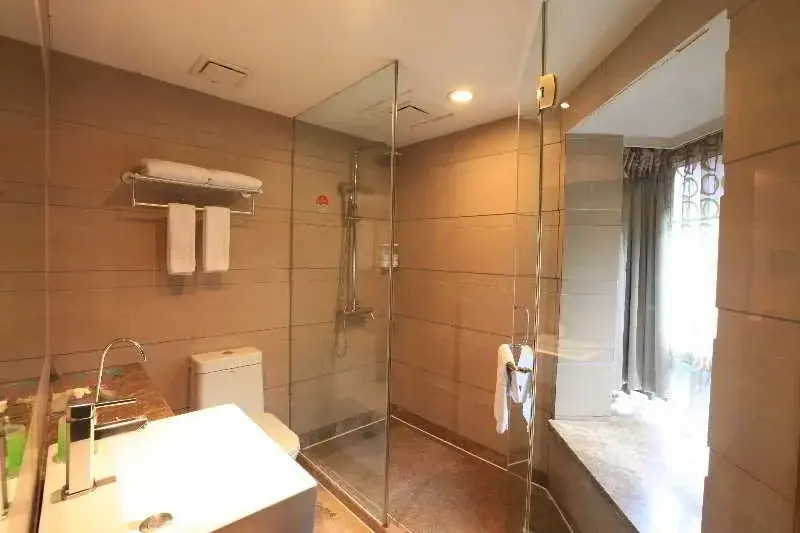 Ejon Kins Hotel