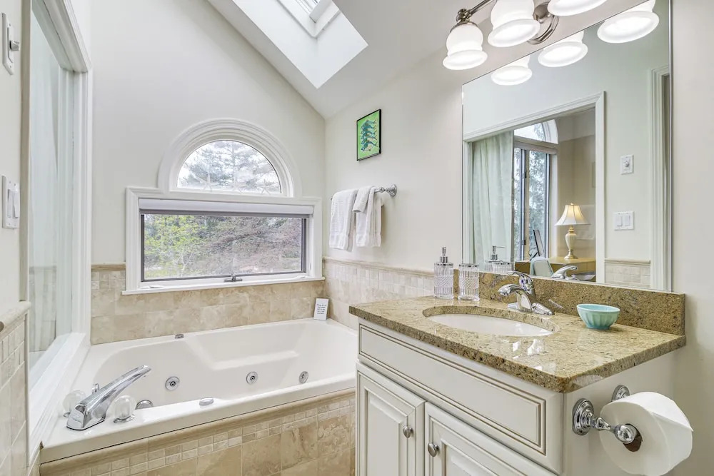 Cozy Jackson Condo w/ Mtn Views & Pool Access!