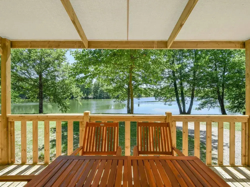Cottage in Dordogne With Lake View and Pool