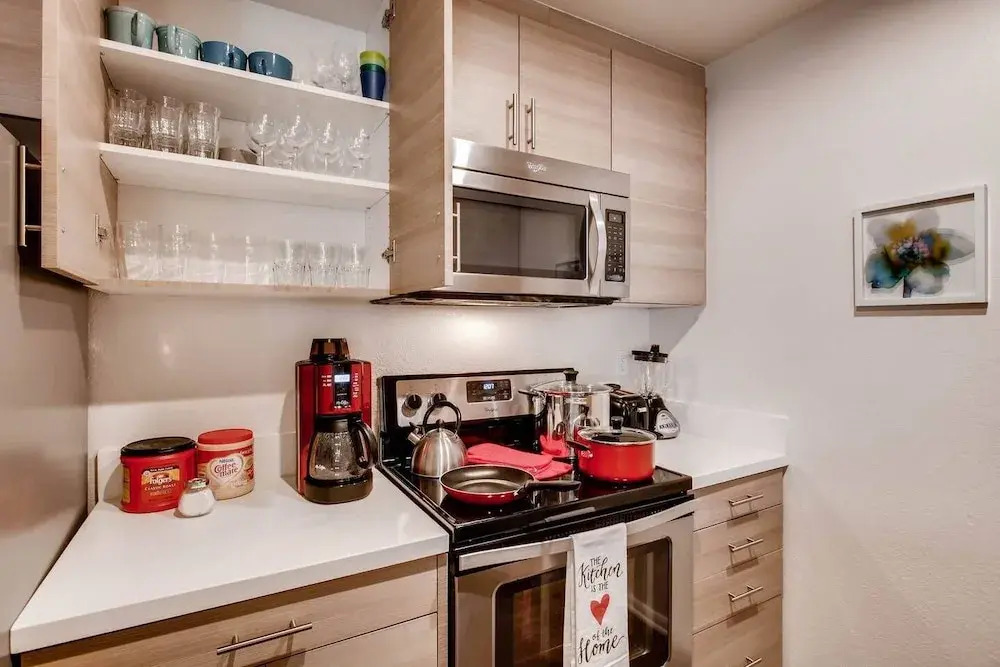 H4 - #1 Beautiful San Diego Location Dual Master 2BR/2Bath With Free Parking!